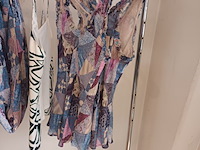 Lot 18 - blouses en kleedjes maat 38. 5 stuks - afbeelding 3 van  4