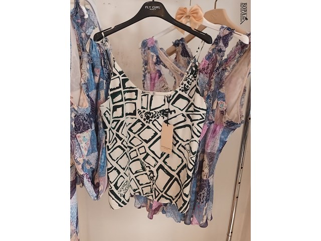 Lot 18 - blouses en kleedjes maat 38. 5 stuks - afbeelding 4 van  4