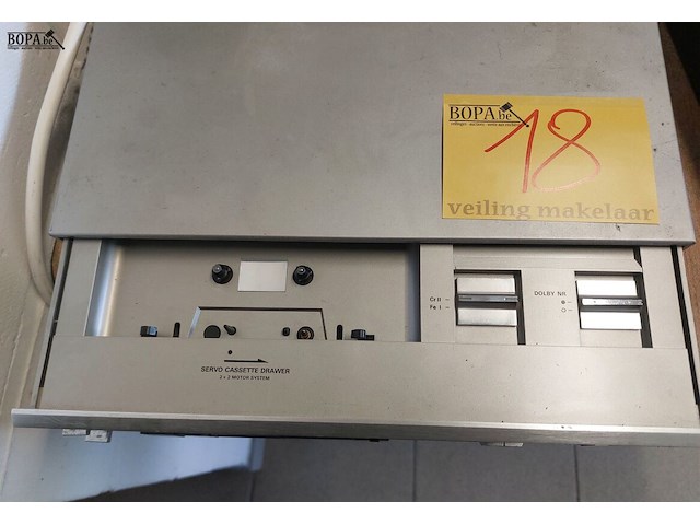Lot 18 - casettespeler grundig cf20 - afbeelding 2 van  3