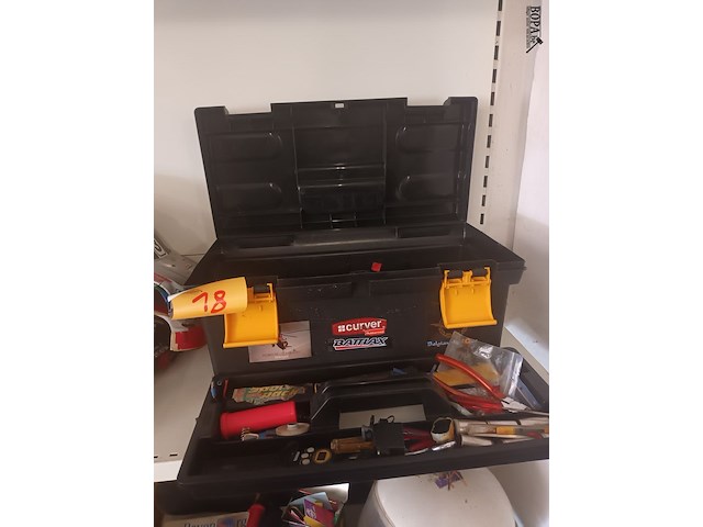 Lot 18 - curver materiaalkoffer met inhoud - afbeelding 1 van  3