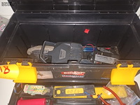 Lot 18 - curver materiaalkoffer met inhoud - afbeelding 2 van  3