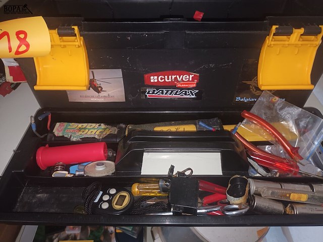 Lot 18 - curver materiaalkoffer met inhoud - afbeelding 3 van  3