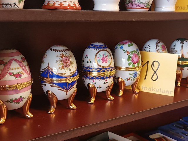 Lot 18 - deco eitjes. 7 stuks - afbeelding 1 van  4