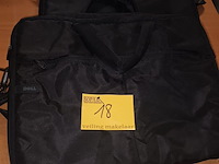 Lot 18 - draagtas voor dell laptop. 2 stuks - afbeelding 1 van  3