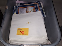 Lot 18 - gordijnen en tafellinnen