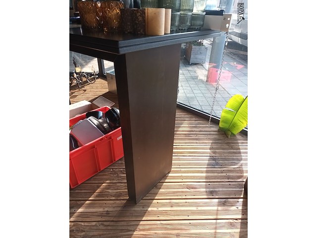 Lot 18 - hoge tafel - afbeelding 2 van  3