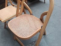 Lot 18 - houten plooistoel. 2 stuks - afbeelding 3 van  4