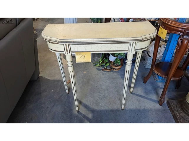 Lot 18 - klassieke lodewijk xvi-stijl consoletafel, gebarsten cremekl - afbeelding 1 van  5