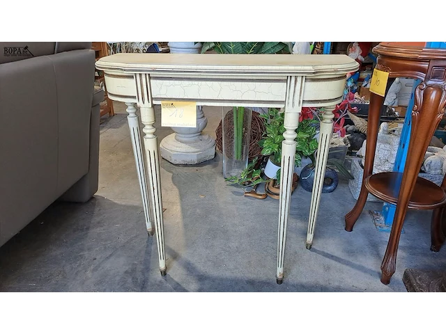 Lot 18 - klassieke lodewijk xvi-stijl consoletafel, gebarsten cremekl - afbeelding 2 van  5