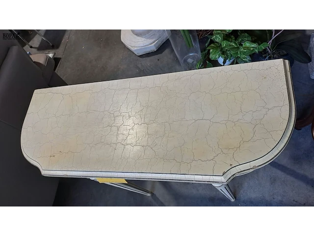 Lot 18 - klassieke lodewijk xvi-stijl consoletafel, gebarsten cremekl - afbeelding 4 van  5