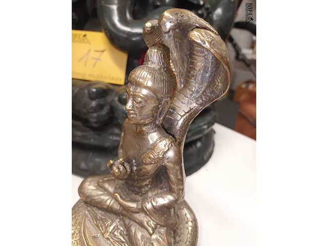 Lot 18 - koperen boeddha beeld - afbeelding 3 van  4