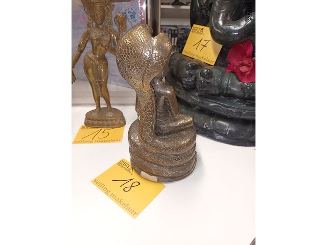 Lot 18 - koperen boeddha beeld - afbeelding 4 van  4