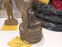 Lot 18 - koperen boeddha beeld - afbeelding 4 van  4