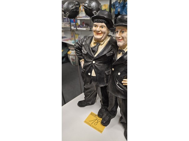 Lot 18 - laurel & hardy - afbeelding 3 van  4