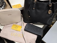 Lot 18 - liuo-jo handtassen 2 stuks en portemonnee