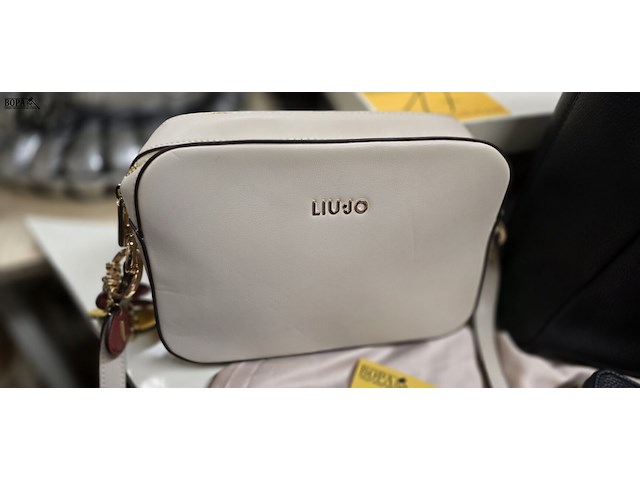 Lot 18 - liuo-jo handtassen 2 stuks en portemonnee - afbeelding 2 van  4