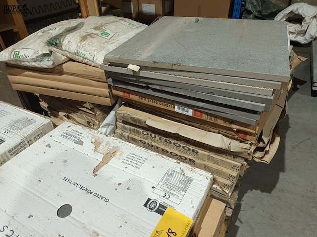 Lot 18 - lot grote tegels - afbeelding 4 van  5