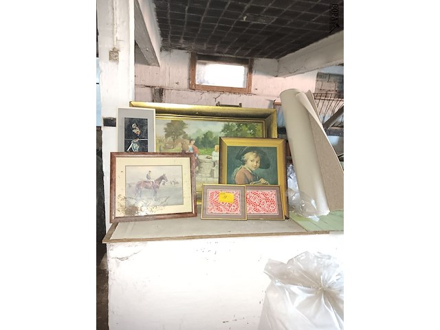 Lot 18 - lot kaders en schilderijen - afbeelding 1 van  3