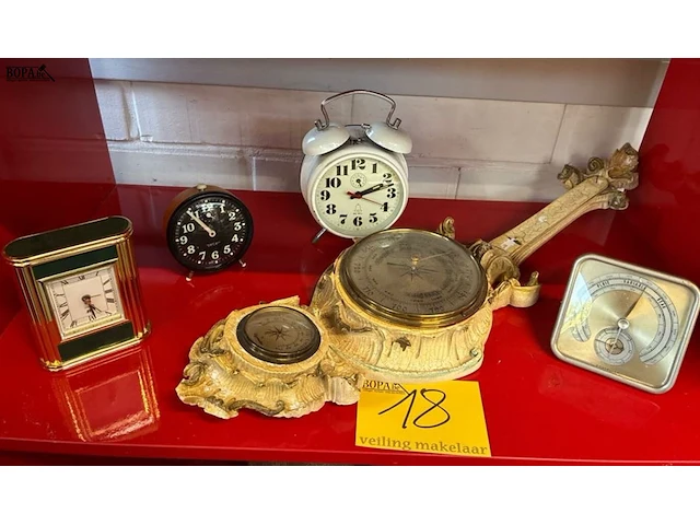 Lot 18 - lot vintage wekkerklokken + barometer - afbeelding 1 van  5