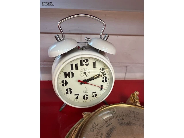 Lot 18 - lot vintage wekkerklokken + barometer - afbeelding 3 van  5