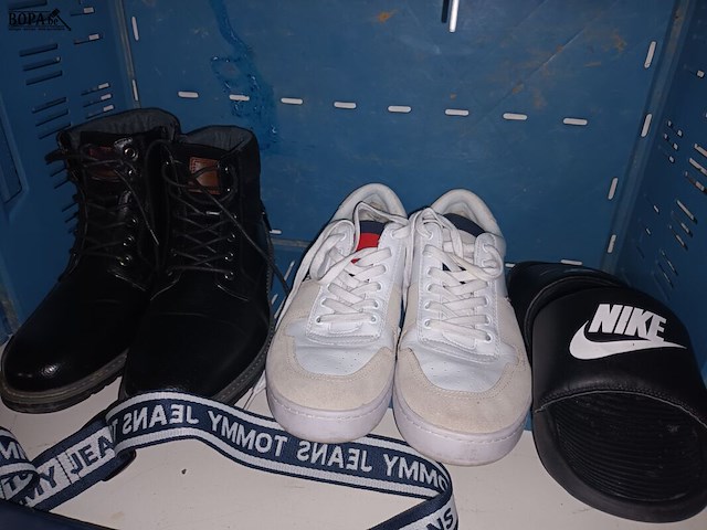 Lot 18 - merkschoenen en accessoires. 21 stuks - afbeelding 9 van  11