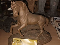 Lot 18 - metalen beelden. 2 stuks