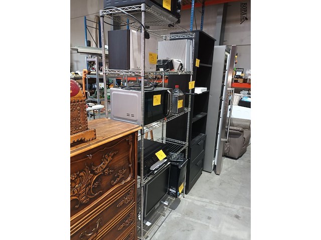 Lot 18 - metalen rek - afbeelding 2 van  3