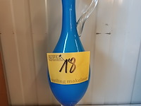 Lot 18 - opaline vaas