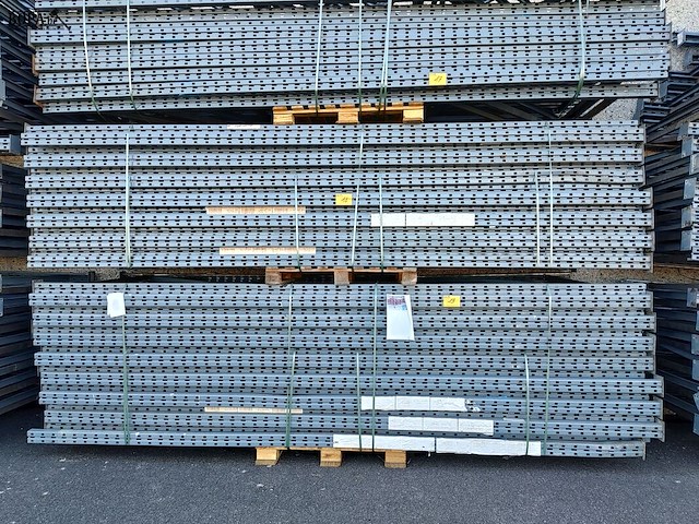 Lot 18 - palletstelling met 14 staanders - afbeelding 1 van  4