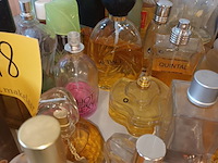 Lot 18 - partij parfumflessen. aangebroken. 35 stuks - afbeelding 3 van  5