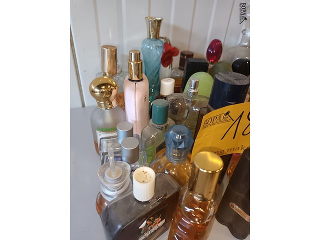 Lot 18 - partij parfumflessen. aangebroken. 35 stuks - afbeelding 5 van  5