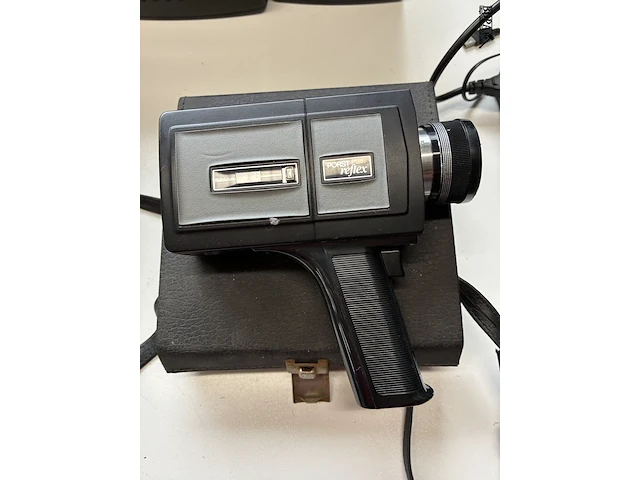 Lot 18 - porst reflex super 8 filmcamera - afbeelding 1 van  4