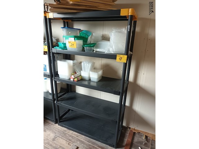 Lot 18 - pvc rek grosfillex - afbeelding 1 van  2