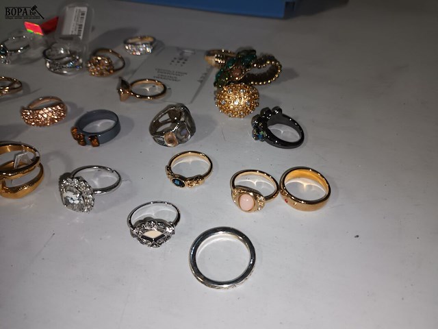 Lot 18 - ringen. 26 stuks - afbeelding 3 van  4