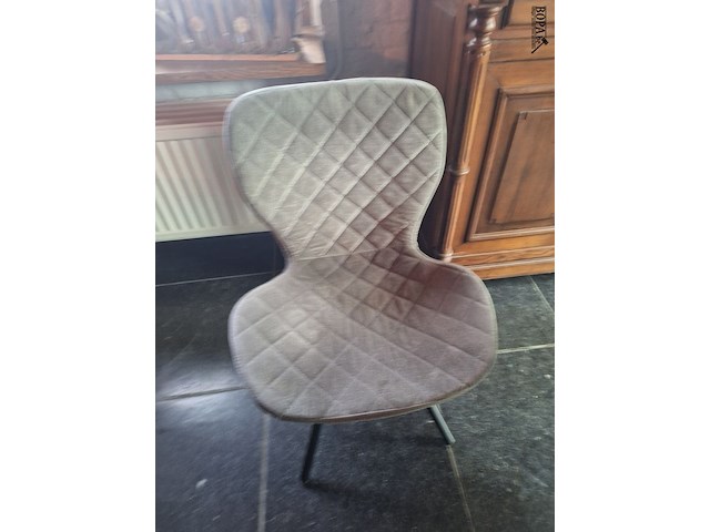 Lot 18 - ronde tafel met 4 stoelen - afbeelding 3 van  5