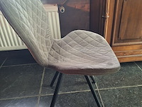 Lot 18 - ronde tafel met 4 stoelen - afbeelding 5 van  5