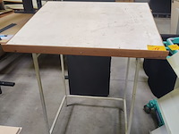 Lot 18 - schrijftafel - afbeelding 1 van  3