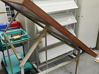 Lot 18 - schrijftafel - afbeelding 2 van  3