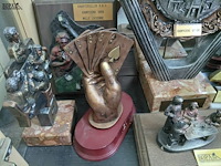 Lot 18 - trofeeënverzameling - afbeelding 2 van  4