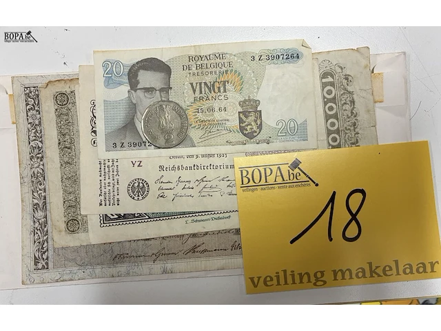 Lot 18 - verzameling historische en vintage bankbiljetten - afbeelding 1 van  7