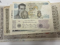 Lot 18 - verzameling historische en vintage bankbiljetten - afbeelding 2 van  7