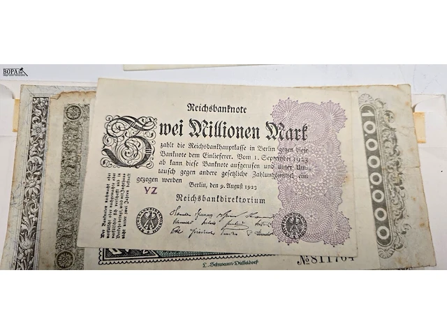 Lot 18 - verzameling historische en vintage bankbiljetten - afbeelding 4 van  7