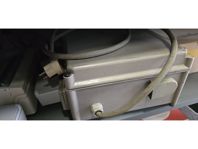 Lot 18 - werf zekeringskast 2 stuks en nieuwe kabelkast - afbeelding 3 van  4