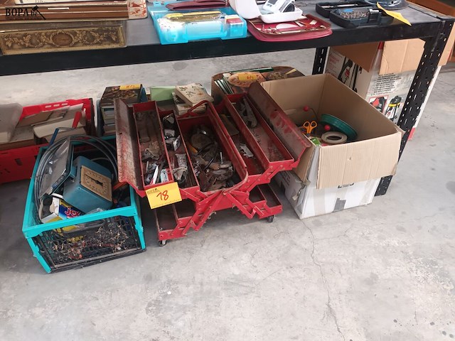 Lot 18 - werkmateriaal - afbeelding 1 van  5