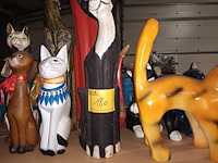 Lot 180 - decoratieve katten. 9 stuks - afbeelding 1 van  5