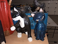 Lot 180 - decoratieve katten. 9 stuks - afbeelding 4 van  5
