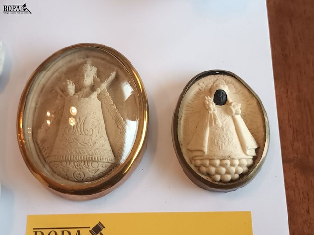 Lot 180 - devotie. 6 stuks - afbeelding 2 van  5