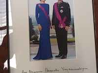 Lot 180 - foto koningshuis gesigneerd - afbeelding 2 van  4