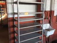 Lot 180 - metalen rek - afbeelding 1 van  2