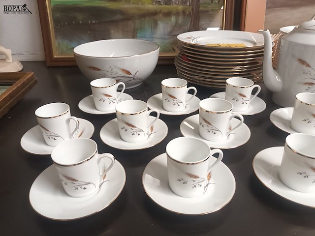 Lot 180 - servies limoges. 61 stuks - afbeelding 2 van  6